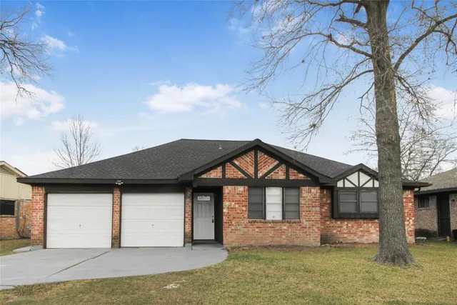 13811 Crosshaven Dr, Houston, TX 77015