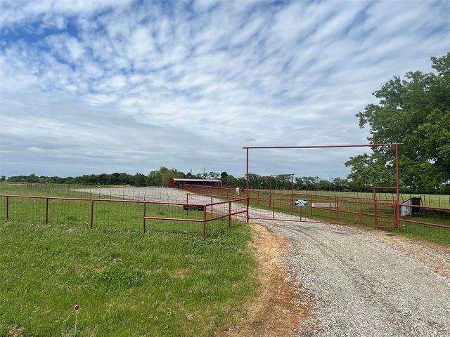 6895 FM 68, Gober, TX 75443