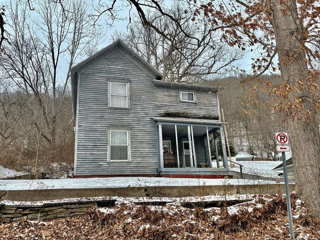 2 W  School St, Galeton, PA 16922