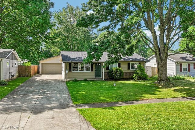 701 Denison Ave, Elyria, OH 44035