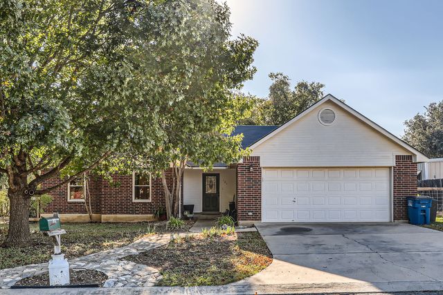 121 Flora St, New Braunfels, TX 78130