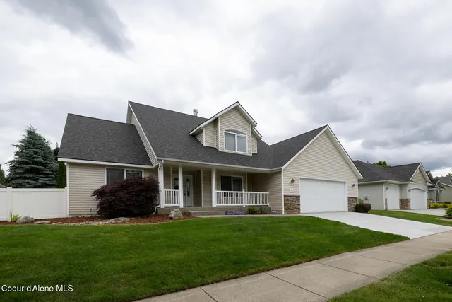11440 N  Rocking R Rd, Hayden Lake, ID 83835