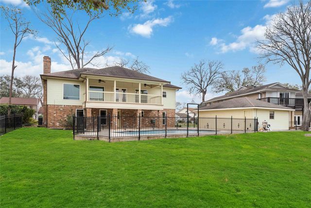 18623 Point Lookout Dr, Houston, TX 77058