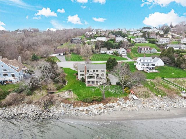 54 Oliver Hazard Perry Rd, Portsmouth, RI 02871