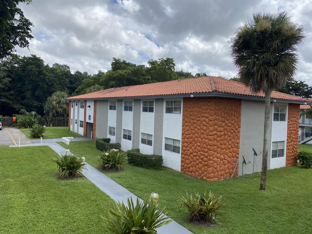 1201 SW 50th Ave #1054, North Lauderdale, FL 33068