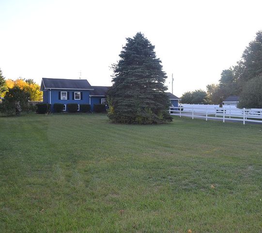 8067 County Rd W, Liberty Center, OH 43532