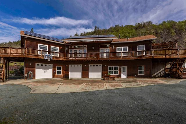 448 Tenney Dr, Rogue River, OR 97537