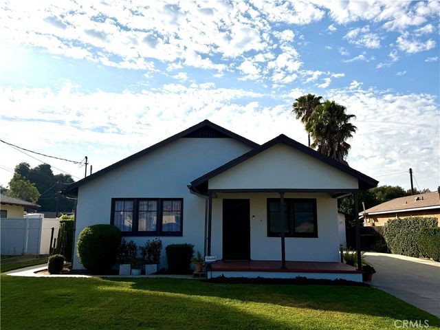 1572 Hillcrest Ave, Riverside, CA 92501