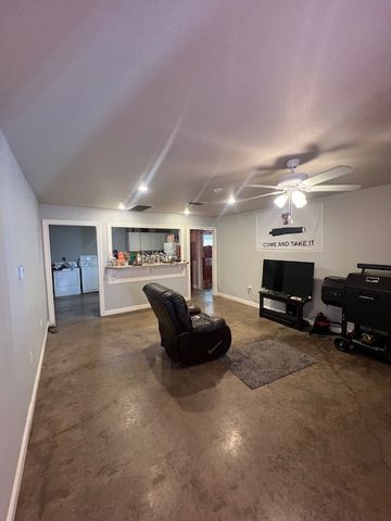 3101 33rd St #1A, Lubbock, TX 79410