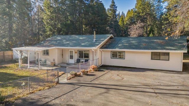 1319 W  Scenic Dr, Mount Shasta, CA 96067