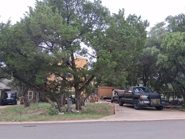 18616 Champions Cir, Lago Vista, TX 78645