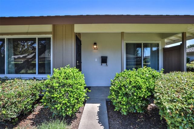 17621 17th St #16D, Tustin, CA 92780
