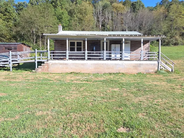 614 Lick Creek Rd, Ceres, VA 24318