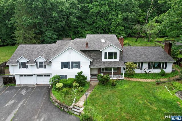105 Ricker Dr, Ringwood, NJ 07456