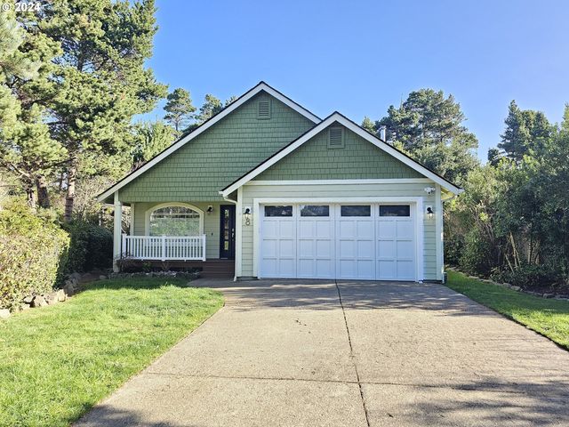 8 Mariners Ln, Florence, OR 97439