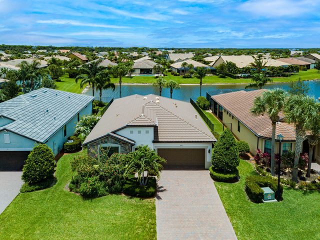 649 SE Monteiro Drive, Port Saint Lucie, FL 34984