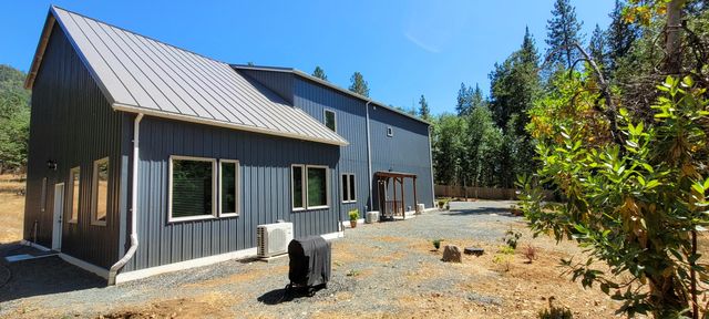 205 Witness Way, Rogue River, OR 97537