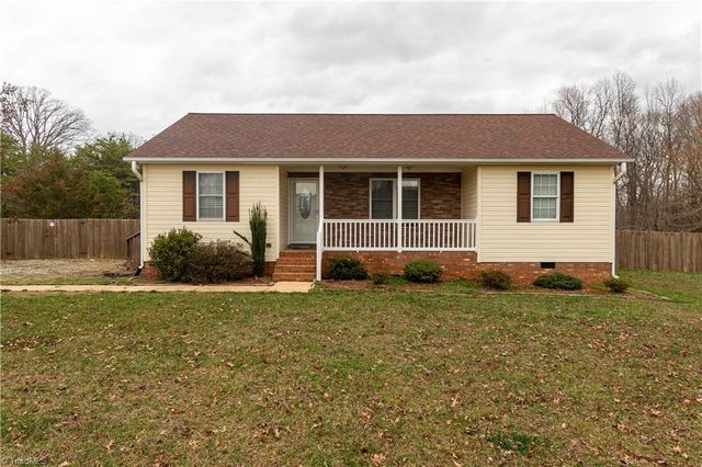 139 Roxie Rd, Stokesdale, NC 27357