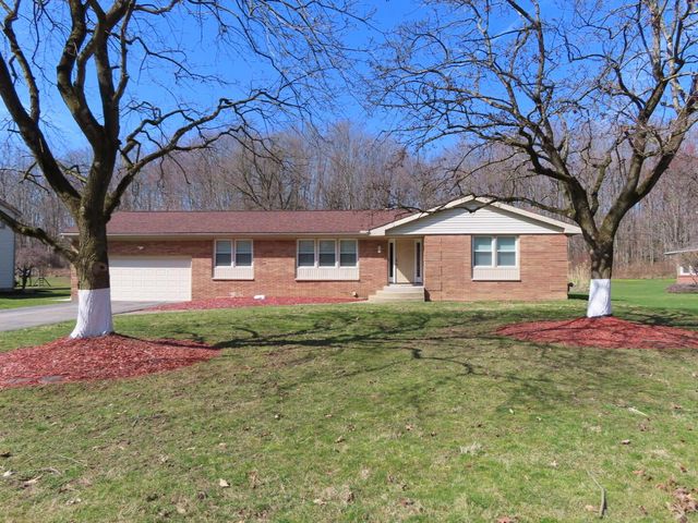 2013 Burning Tree Ln, Youngstown, OH 44505