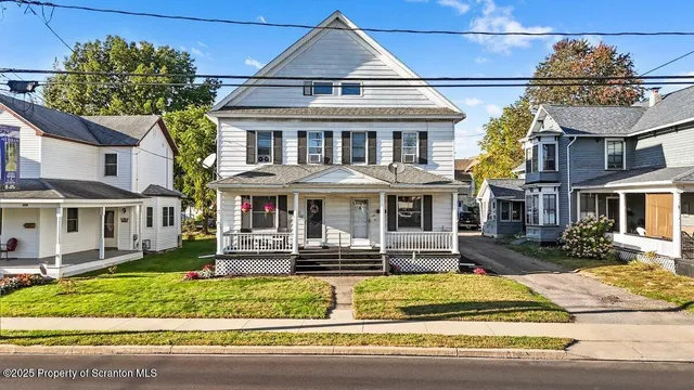 708-710 Main St, Blakely, PA 18452