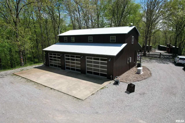 4636 Kinoka Rd, Alma, IL 62807