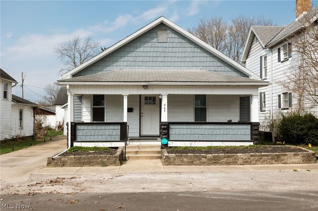 563 Wilson Ave, Coshocton, OH 43812