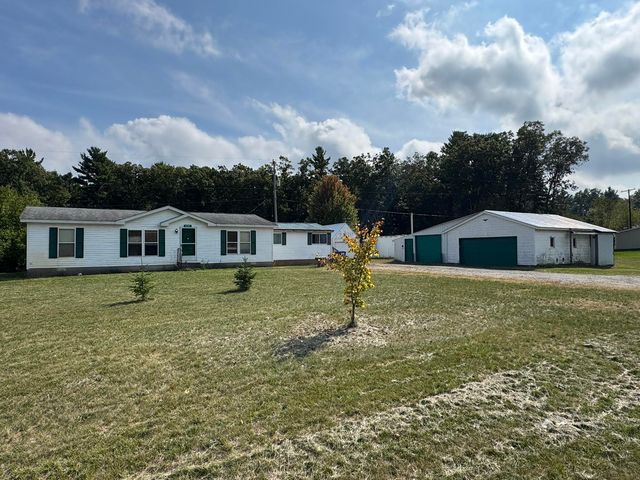 6386 Holton Rd, Twin Lake, MI 49457