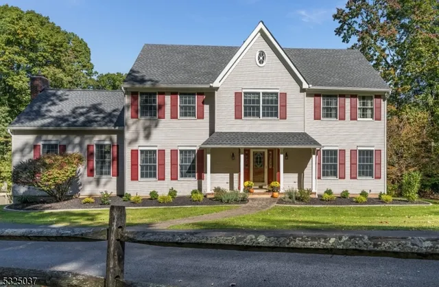 73 Old Mountain Rd, Lebanon, NJ 08833