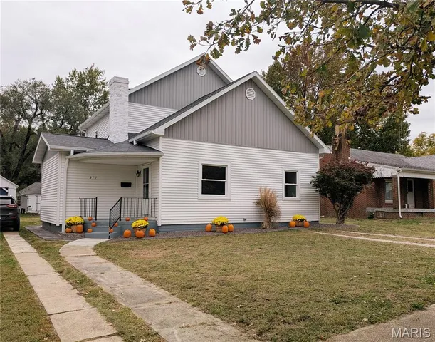 512 W  Harris Ave, Greenville, IL 62246