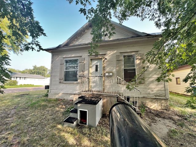 1200 E  3rd Ave, Mitchell, SD 57301