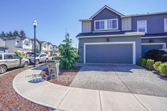 7049 NE 4th Ct, Vancouver, WA 98665