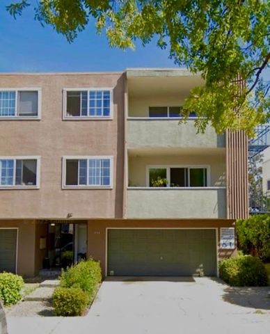 494 63rd St #2, Oakland, CA 94609