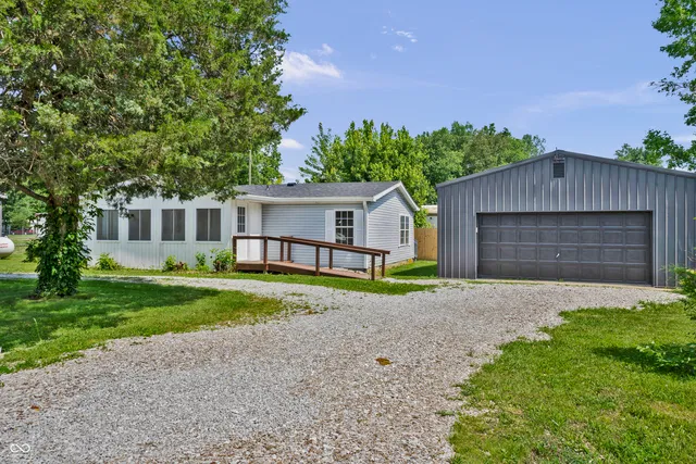 384 Honey Locust Pl, North Vernon, IN 47265