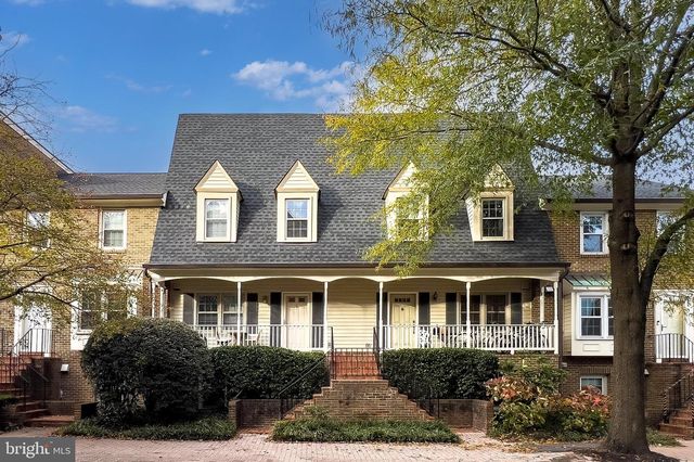 4221 11th St N #1, Arlington, VA 22201
