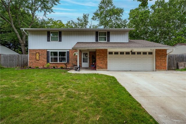 7519 Rustic Woods Dr, Huber Heights, OH 45424
