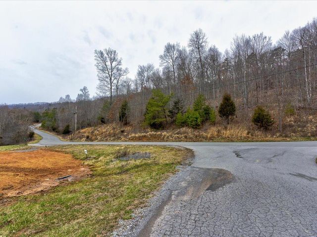 535 Whistle Valley Rd, New Tazewell, TN 37825