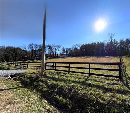 7035 Armory Rd, Newport, TN 37821