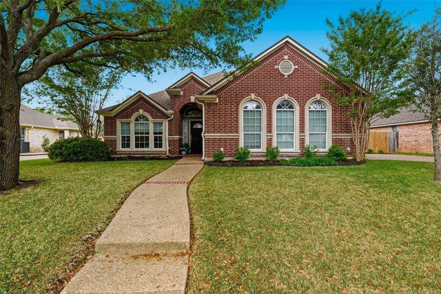 309 Canterbury Dr, Woodway, TX 76712