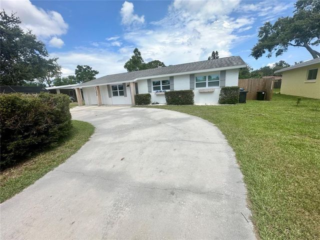 3203 52nd Avenue Dr W, Bradenton, FL 34207