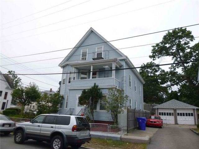 34 Tweed St, Pawtucket, RI 02861