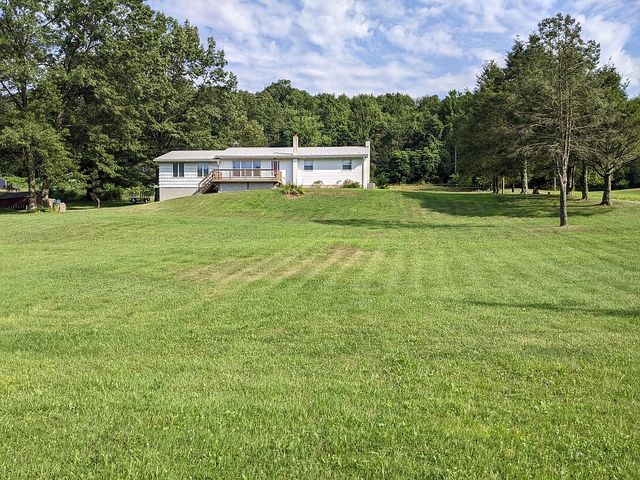 71 Municipal Rd, New Ringgold, PA 17960
