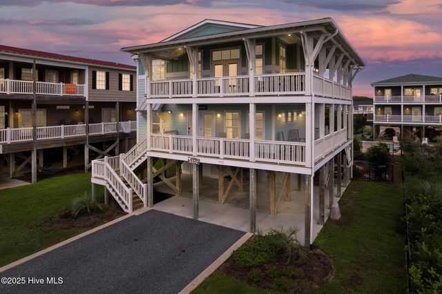 202 Sherrill Street, Oak Island, NC 28465