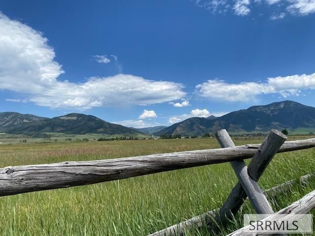 195 Bald Eagle Dr, Swan Valley, ID 83449