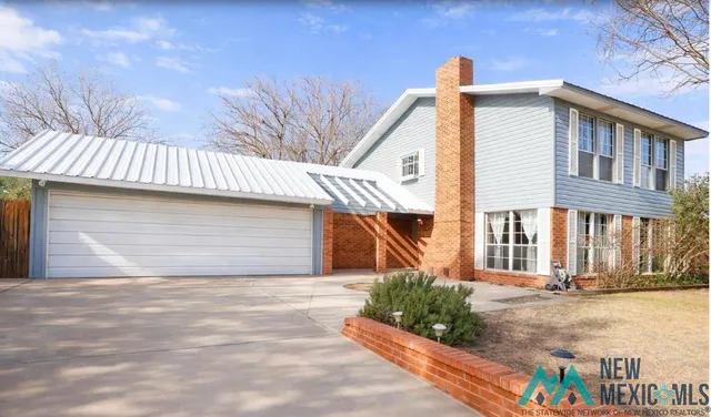 204 Three Cross Dr, Roswell, NM 88201