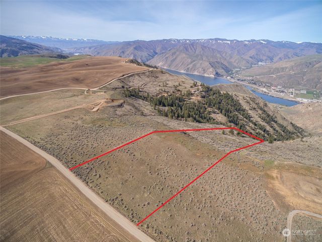 12 Road S NW, Waterville, WA 98858
