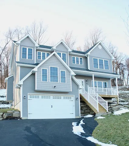 79 Frank St, New Windsor, NY 12553