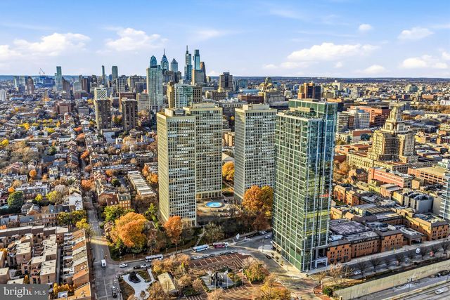 210 Locust St #7BW, Philadelphia, PA 19106
