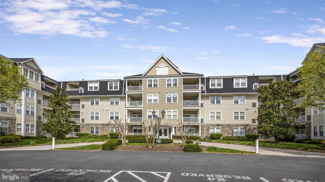 2520 Waterside Dr #305, Frederick, MD 21701