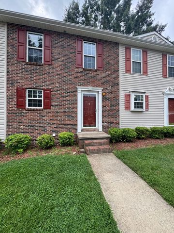 1232 Camelot Ct NE, Lenoir, NC 28645