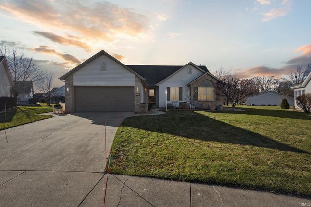 616 Meadow Stream Dr, South Bend, IN 46614